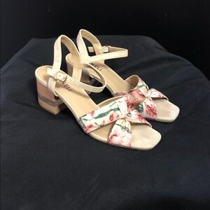 VANEli Pink Floral Knot Slingback Heels